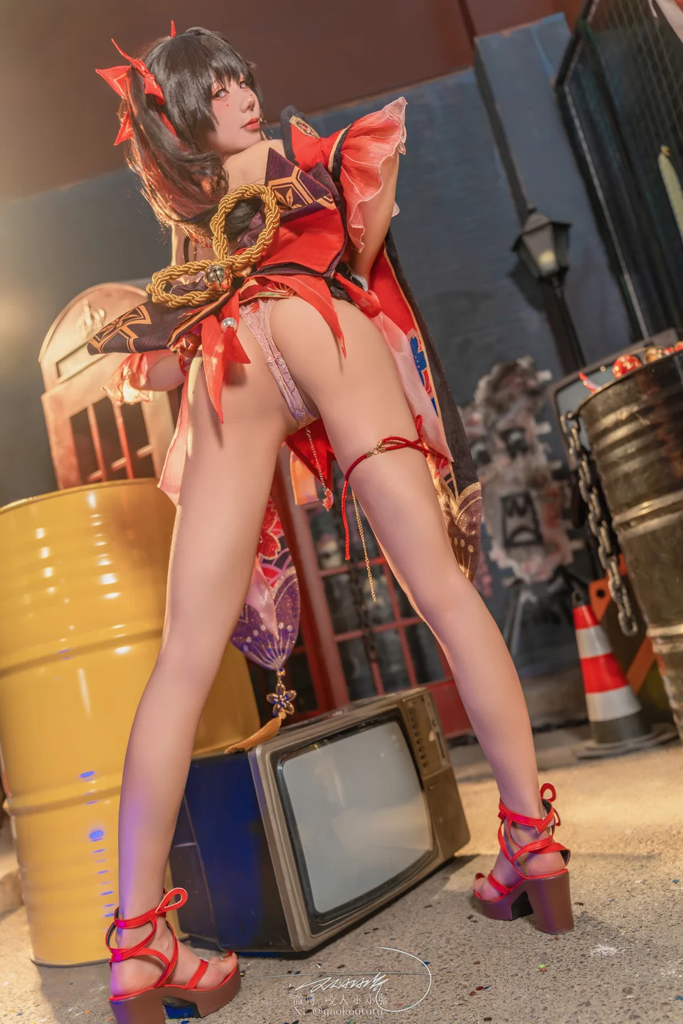 咬一口兔娘_24年06月_星穹铁道_花火_80P,1V_1_63GB tg@simisebaisi 【丝足阁】055.webp